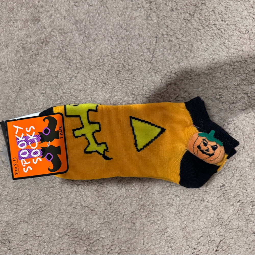 Halloween socks-size 9-11 - Picture 2 of 3